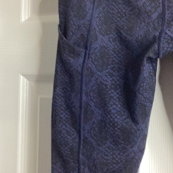 Athleta Black Blue Ultimate 7/8 Tights XS Pockets Athletic - Picture 4 of 7